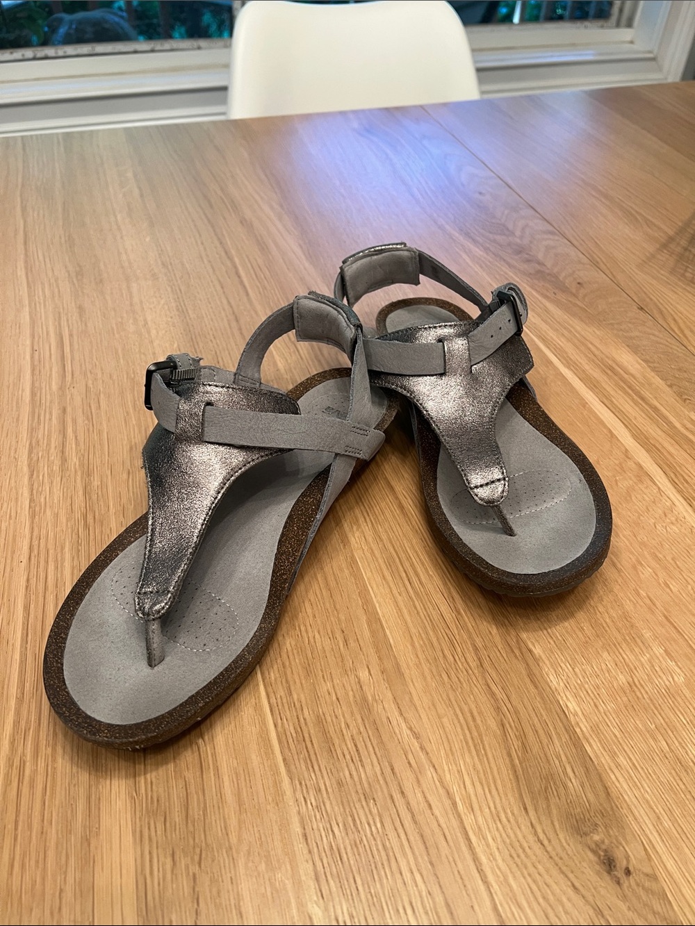 Teva Metallic Gray Women's Toe-Post Sandals, size 9.5
